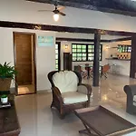 Geriba - Piscina De Vidro Com Hidromassagem - 12 Pessoas