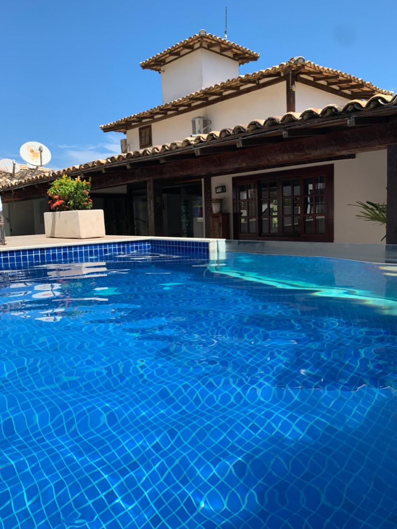 Geriba - Piscina De Vidro Com Hidromassagem - 12 Pessoas * Búzios